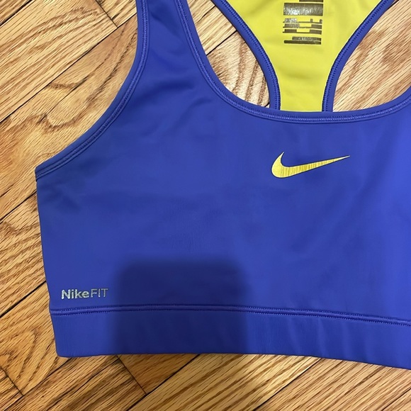Nike Pro Women’s Size Vintage Medium Purple Yellow Sports Bra - Picture 2 of 8